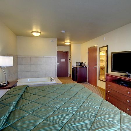 Cobblestone Inn & Suites - Harper Екстер'єр фото