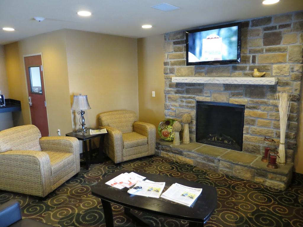 Cobblestone Inn & Suites - Harper Екстер'єр фото