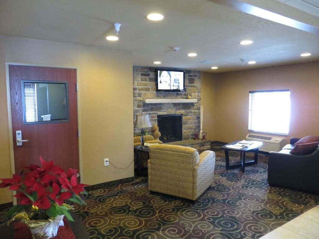Cobblestone Inn & Suites - Harper Екстер'єр фото