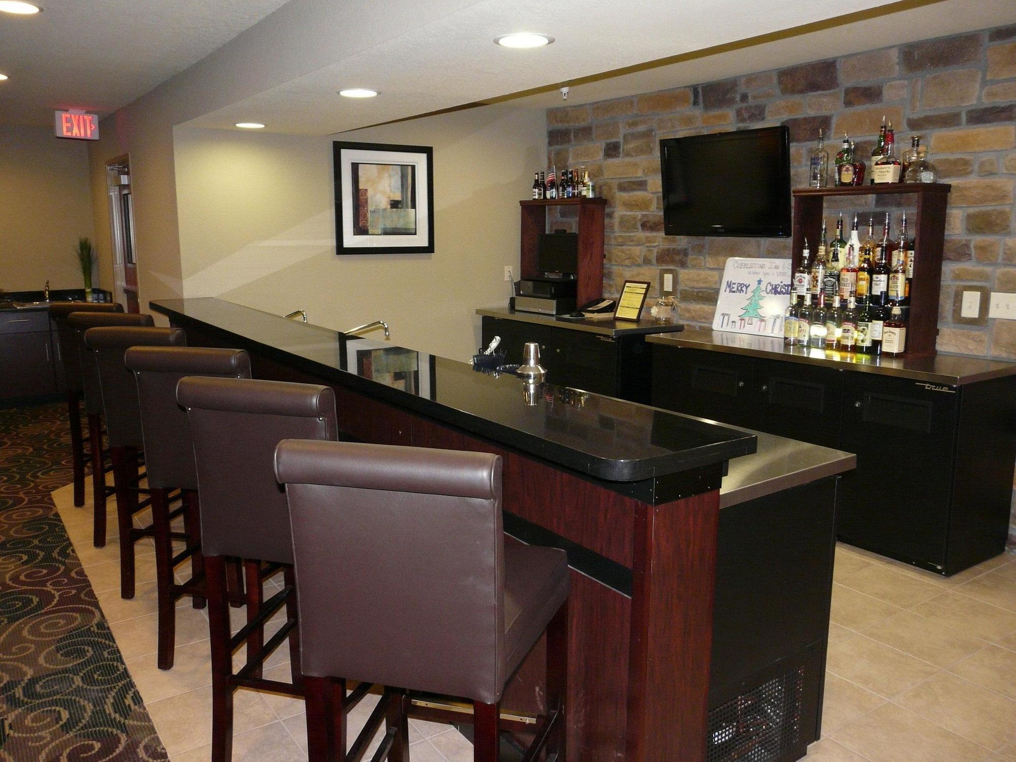 Cobblestone Inn & Suites - Harper Екстер'єр фото