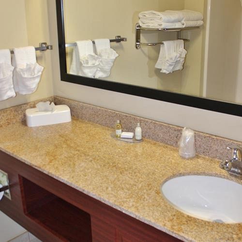 Cobblestone Inn & Suites - Harper Екстер'єр фото