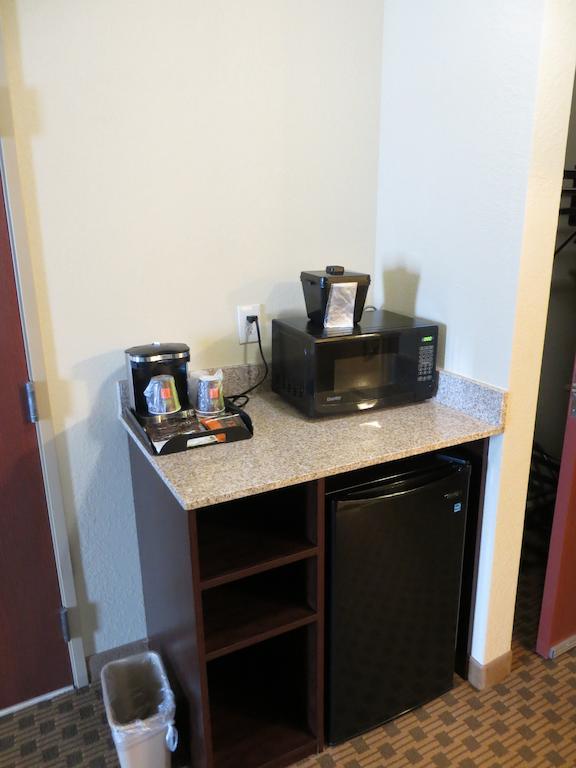 Cobblestone Inn & Suites - Harper Номер фото