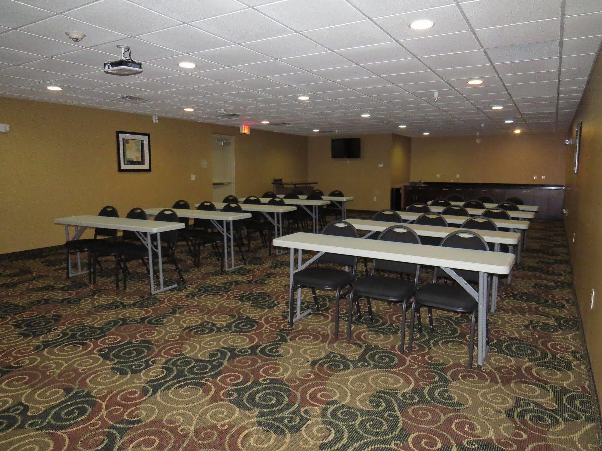 Cobblestone Inn & Suites - Harper Екстер'єр фото