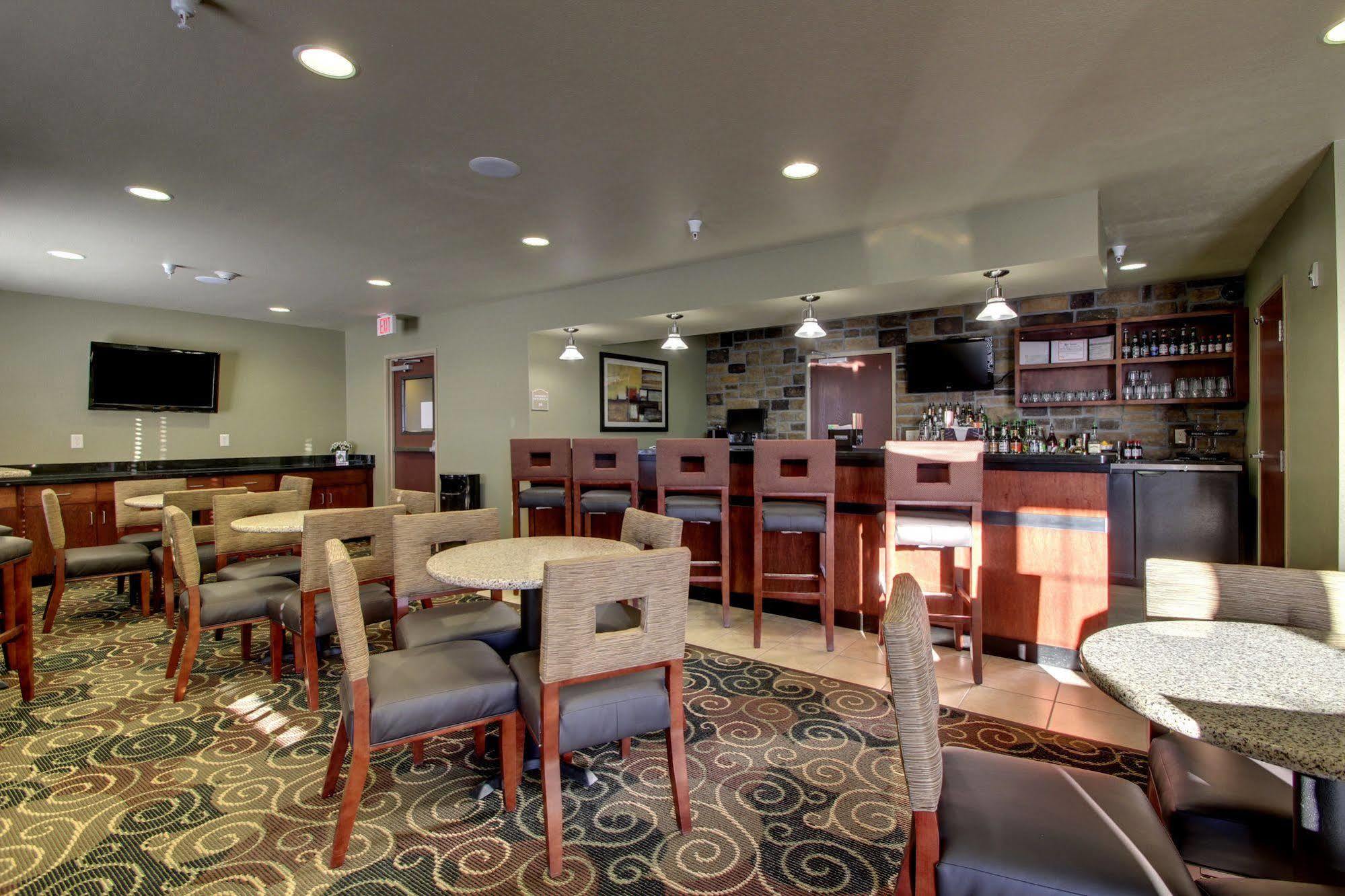 Cobblestone Inn & Suites - Harper Екстер'єр фото